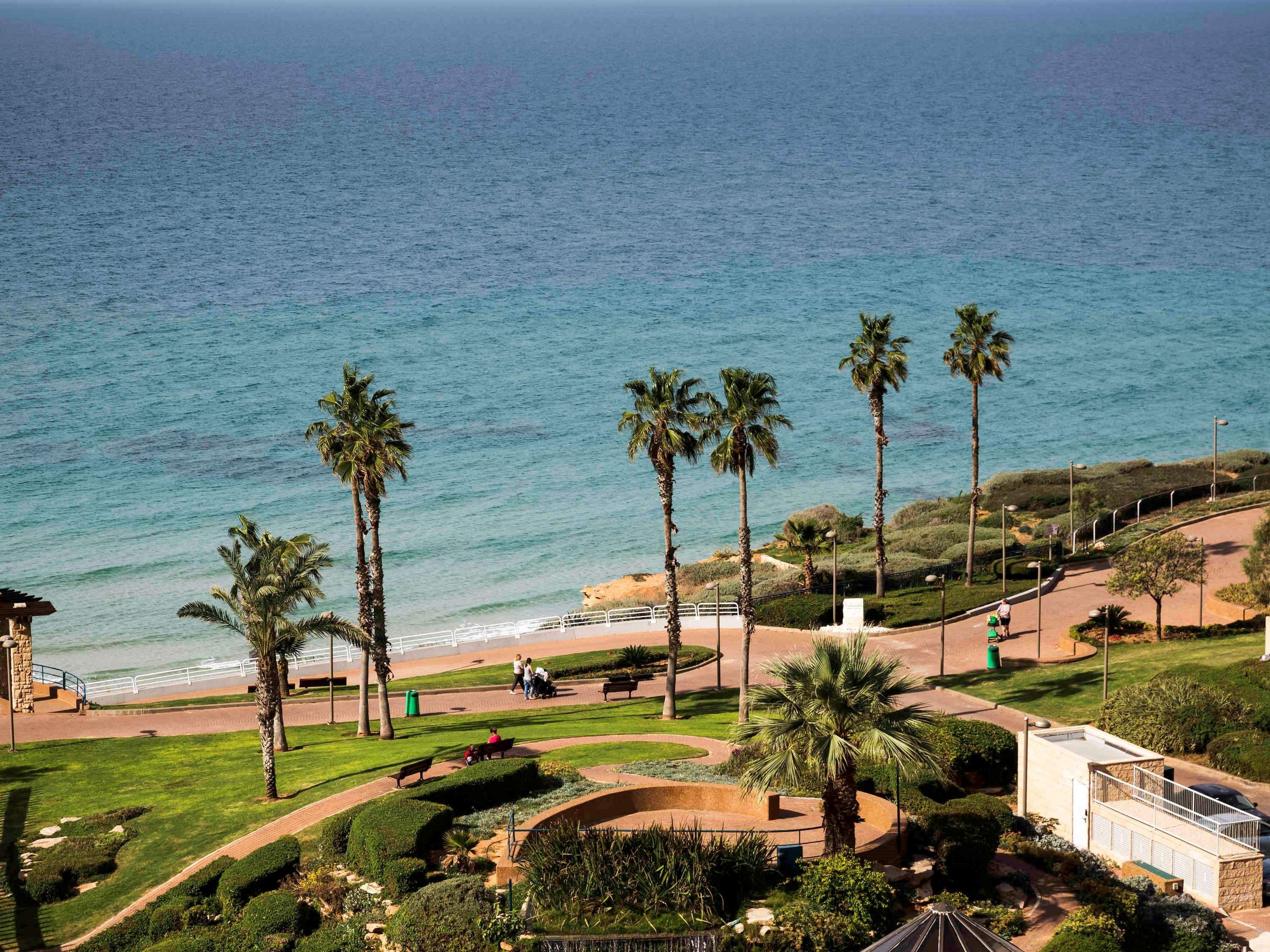 David Tower Hotel Netanya By Prima Hotels - 16 Years Plus Exteriör bild View of the Mediterranean Sea from the campus