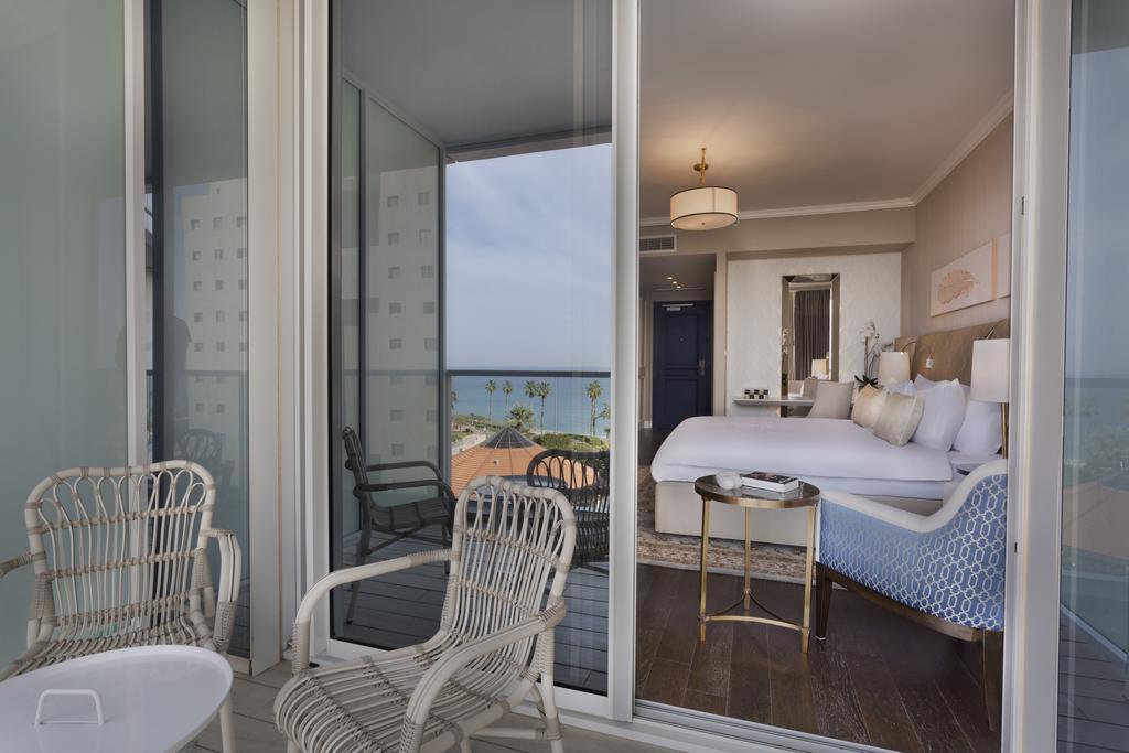David Tower Hotel Netanya By Prima Hotels - 16 Years Plus Exteriör bild A bedroom at the Four Seasons Hotel