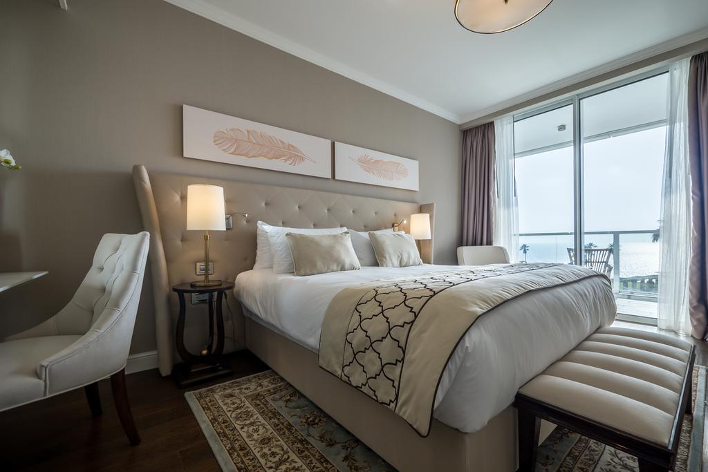 David Tower Hotel Netanya By Prima Hotels - 16 Years Plus Exteriör bild A bedroom at the Ritz-Carlton, Maldives